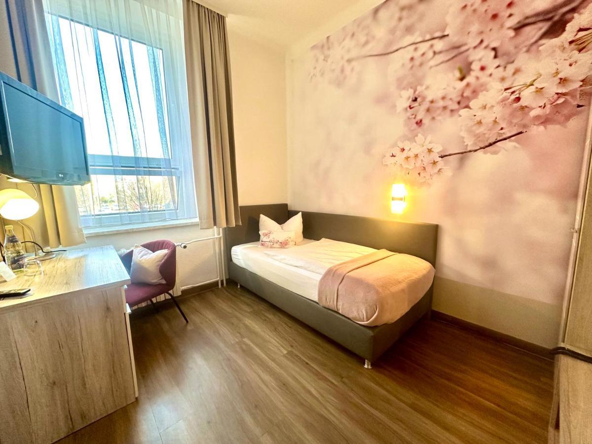 Hotel "Central" Inh Carolin Krause Bitterfeld-Wolfen Екстер'єр фото